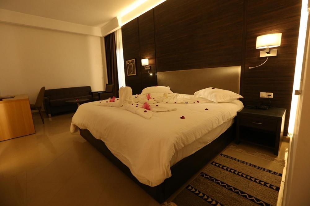 Hotel Ksar Dhiafa By Plaza Hotels & Resorts Sidi Bouzid Buitenkant foto